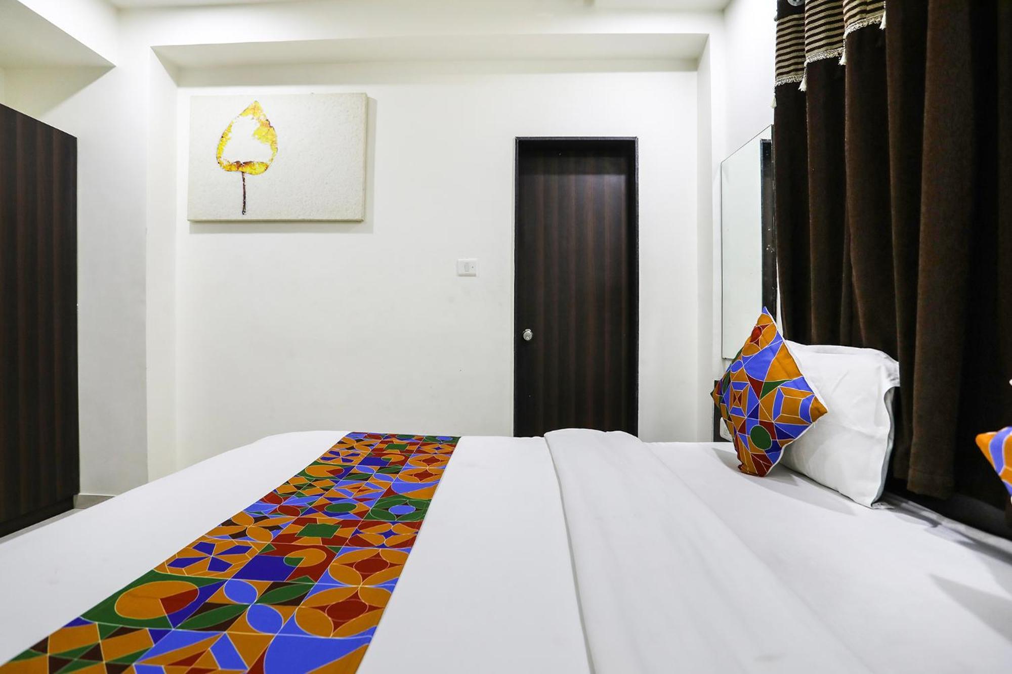Fabhotel Sk Rajkot Exterior photo